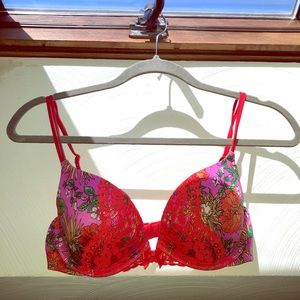 Victoria’s Secret very sexy push up